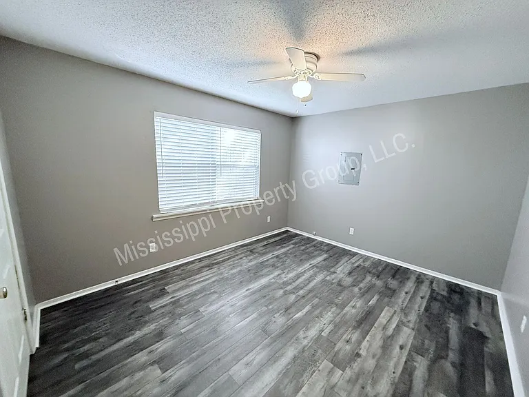 1 Woodward Pl — Photo 6