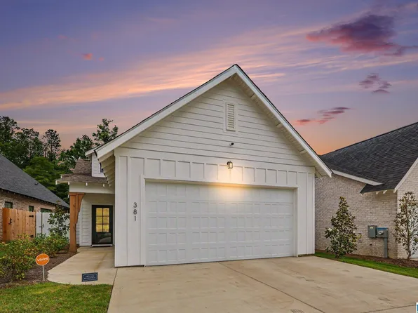 381 Shiloh Creek Dr, Calera, AL 35040