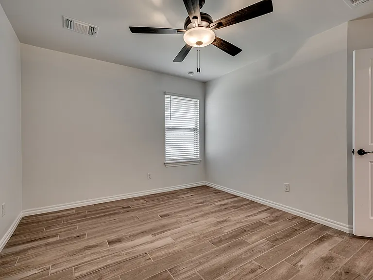 3241 Mangrove Dr — Photo 20