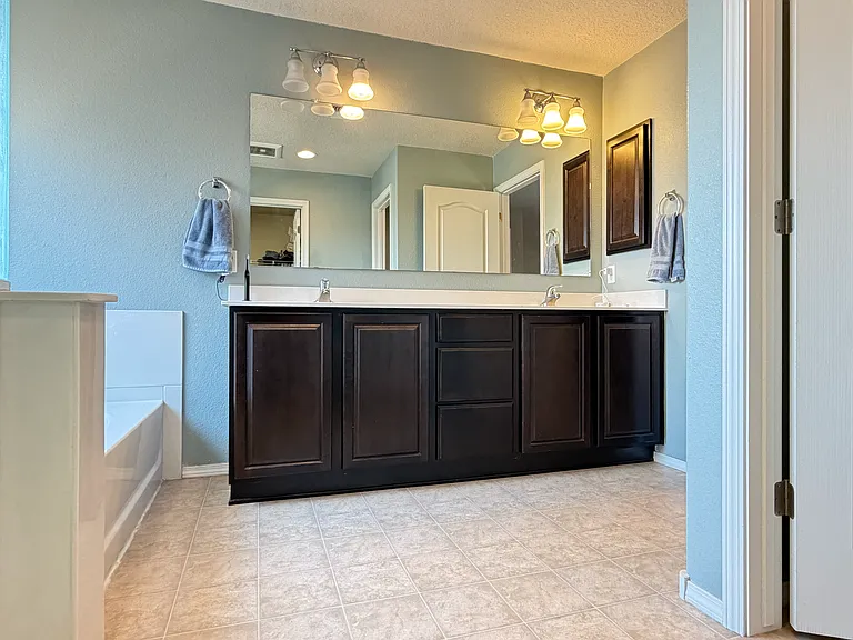 3153 Llano Vista Ct NE — Photo 15