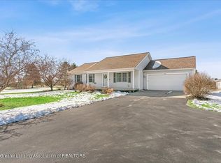 3088 Gale Rd, Eaton Rapids, MI 48827
