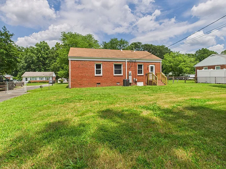 1709 Glenview Rd — Photo 36