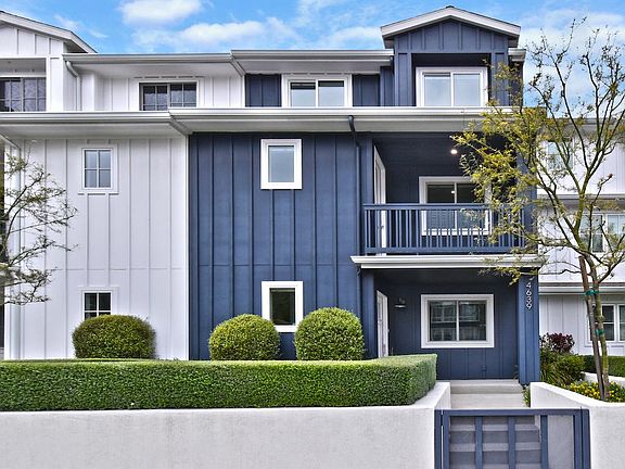 2nd image of 4639 Cahuenga Blvd