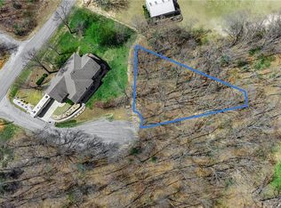 2 Askew Ln, Bella Vista, AR 72714