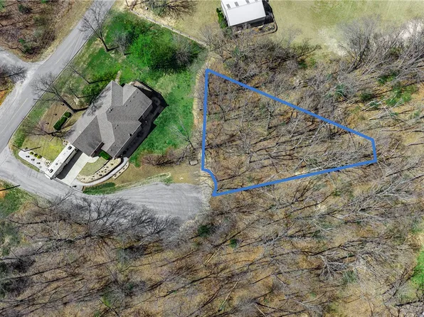 2 Askew Ln, Bella Vista, AR 72714