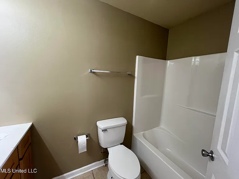 6165 E Lamar St — Photo 12