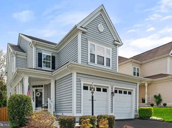 9805 Amsterdam St, Lorton, VA 22079