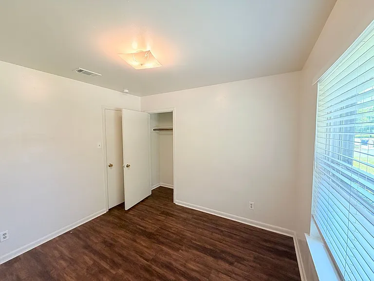 8701 Parkfield Dr — Photo 22
