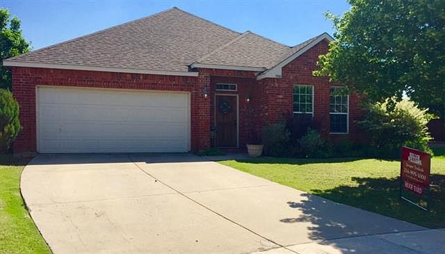 1st image of 1900 Peppertree Dr