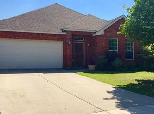 1900 Peppertree Dr, Little Elm, TX 75068