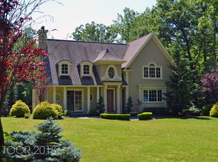 28 Robin Ridge Rd, Upper Saddle River, NJ 07458