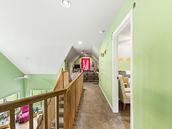 50th image of 2650 Haywood Hollow Rd