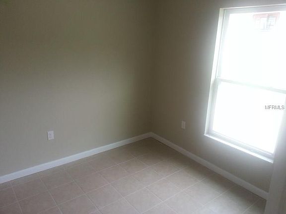 3rd image of 3107 Villa Dr