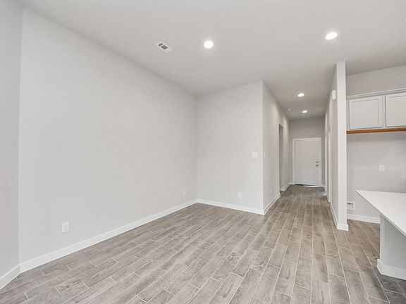 4th image of 11719 Leafy Laurel Dr