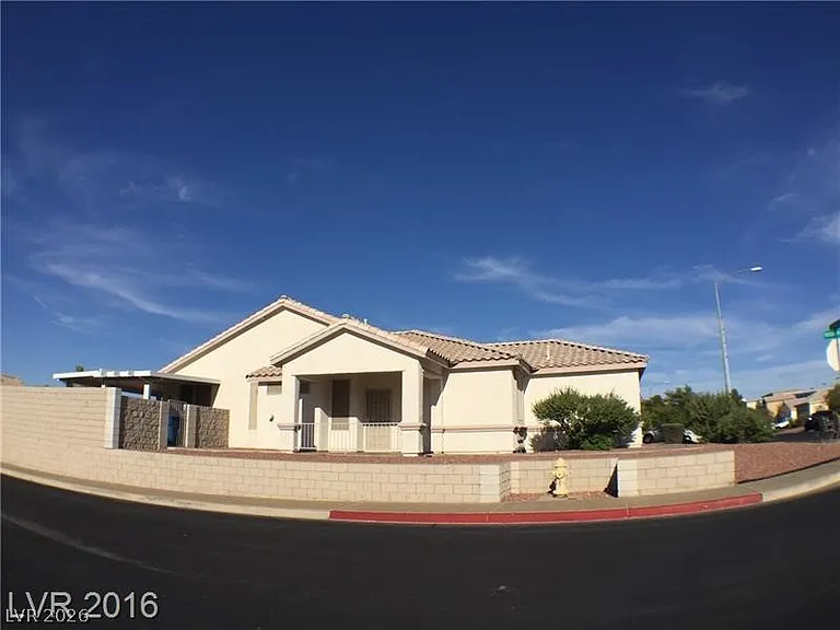 1010 Seaside Daisy Ct — Photo 3
