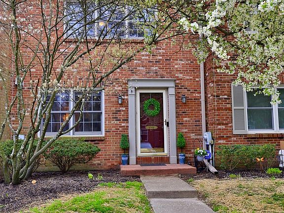 3rd image of 9164 Dominion Cir