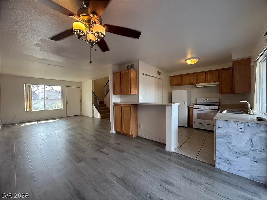 2 bed, 2.5 bath, 1193 sqft, $1,500 — Photo 2