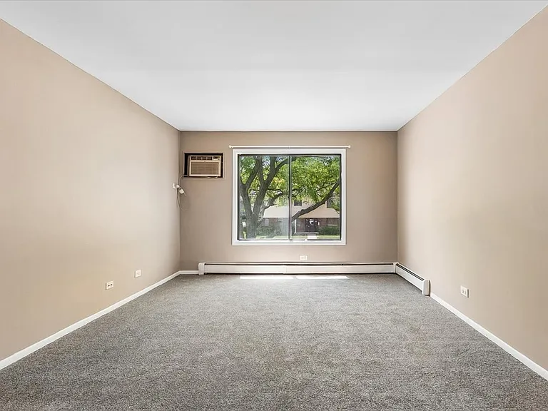 386 Echo Ln #4 — Photo 7