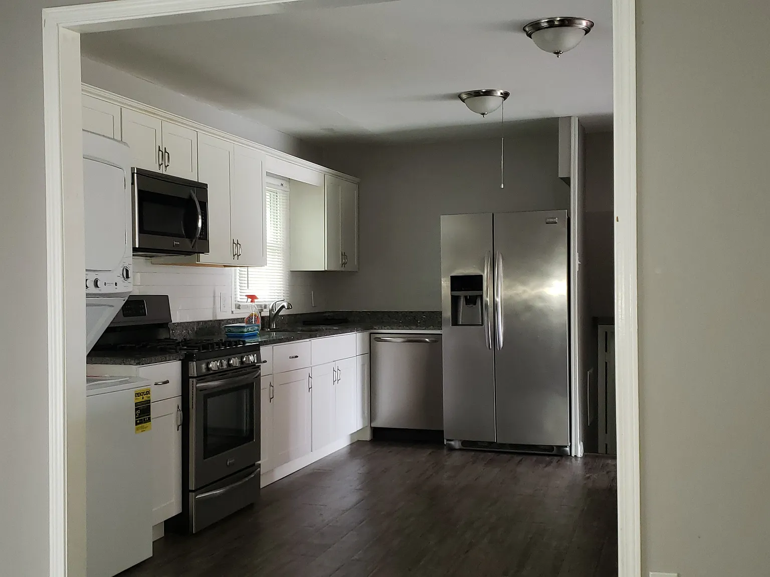 3 bed, 713 sqft, $650 — Photo 3