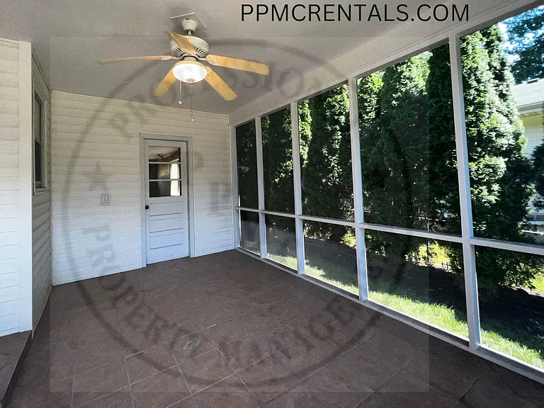 1907 S Ventura Ave — Photo 8