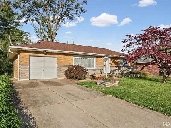 8529 Craighill Dr, Saint Louis, MO 63123