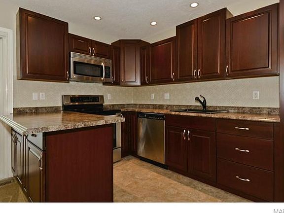2nd image of 3345 Kingsley Dr