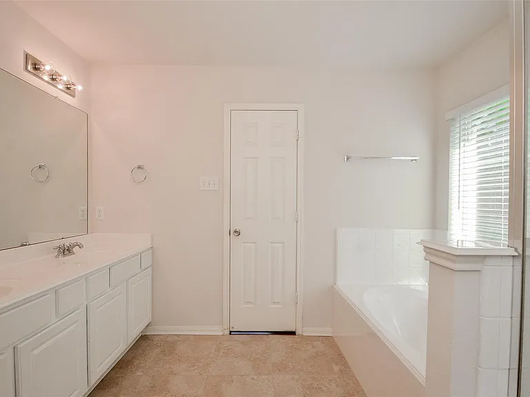3314 Rainport Dr — Photo 25