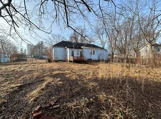 112 W Winans St, Chestnut, IL 62518