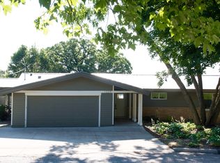 1329 Hillcrest Dr, Stillwater, MN 55082