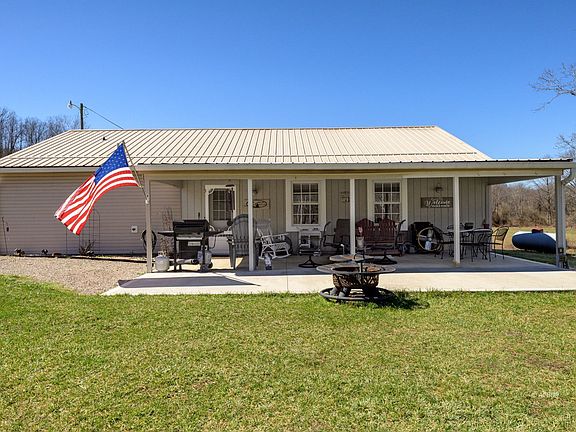 3rd image of 446 Shaffer School Rd