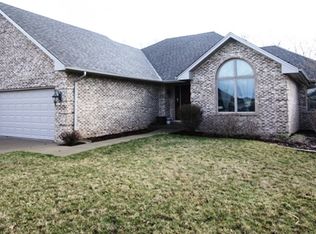 24017 S Navajo Dr, Channahon, IL 60410