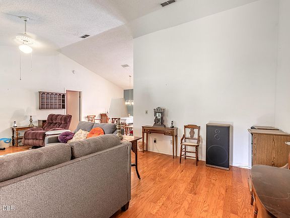 4th image of 6116 Palmas Dr