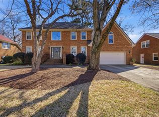 1137 Fairway Dr, Chesapeake, VA 23320