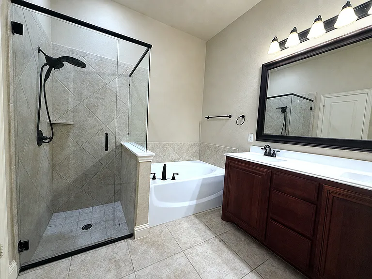 1109 Abbey Ln — Photo 15