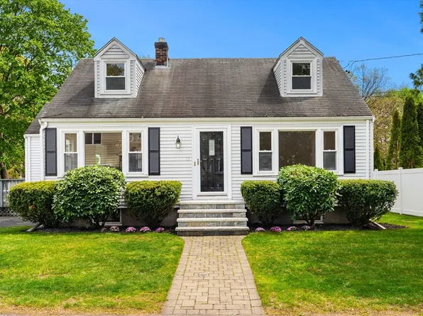 13 Munroe Ave, Woburn, MA 01801