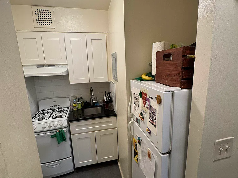 220 E 29th St #2A — Photo 20