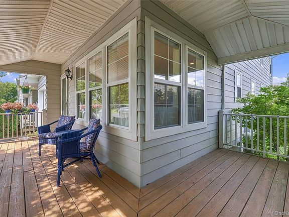 5th image of 77 Sunburst Terrace