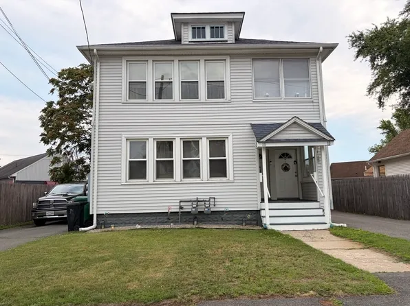 11 Chateaugay St, Chicopee, MA 01020