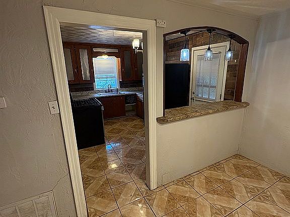 3rd image of 4814 SW 11th Ave