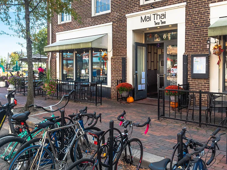Enjoy the incredible variety of restaurants throughout Old Town Alexandria.