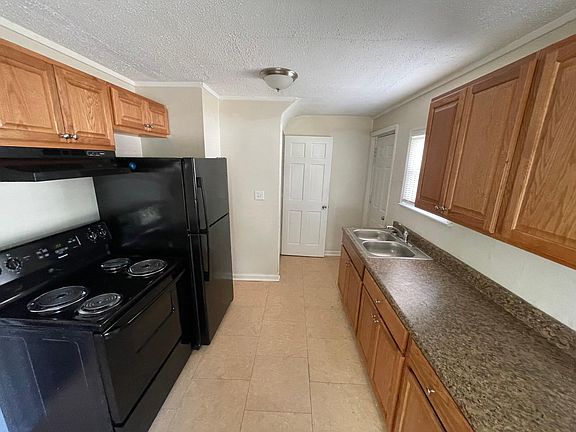 3rd image of 2431 Lexington Ave