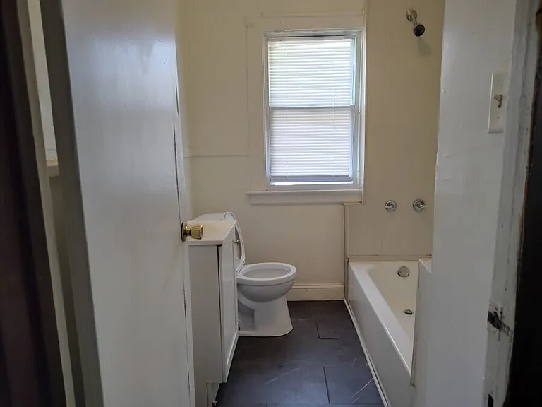 2824 Saratoga Ave #UP — Photo 5