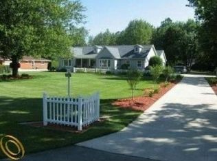 19155 Hannan Rd, New Boston, MI 48164