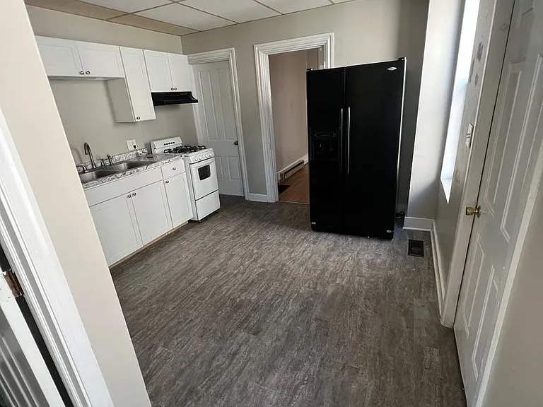 423 N Hanover Street — Photo 22
