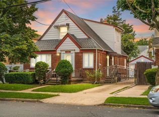 7750 Little Neck Pkwy, Glen Oaks, NY 11004