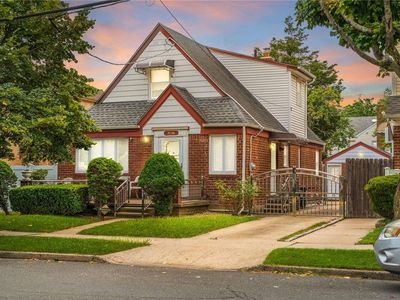 77-50 Little Neck Parkway, Glen Oaks, NY, 11004