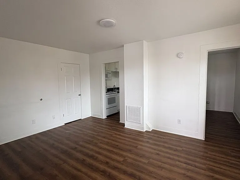 254 Denver St — Photo 6