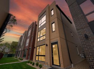 4611 S Saint Lawrence Ave #101, Chicago, IL 60653