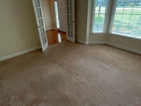 5th image of 2440 Washington Dr
