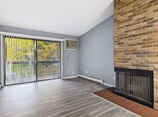 1518 Millpond Ct, Chaska, MN 55318